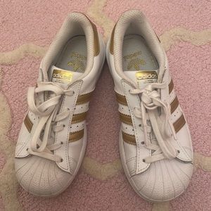 Adidas superstar gold stripe, toddler girls size 12
